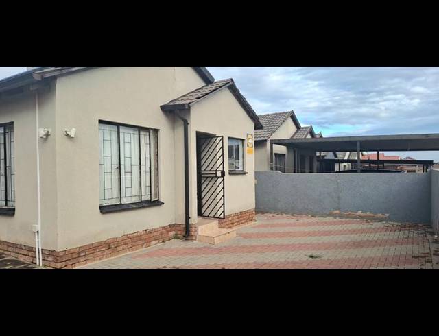2 BEDROOM HOUSE FOR SALE IN SOSHANGUVE VV